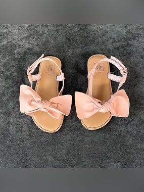 Gap Girls Pink Bow Sandals Size 10